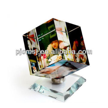 Elegant rotating cube crystal photo frame